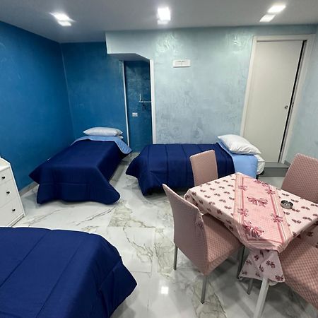 Blue House Apartment เนเปิลส์ ภายนอก รูปภาพ