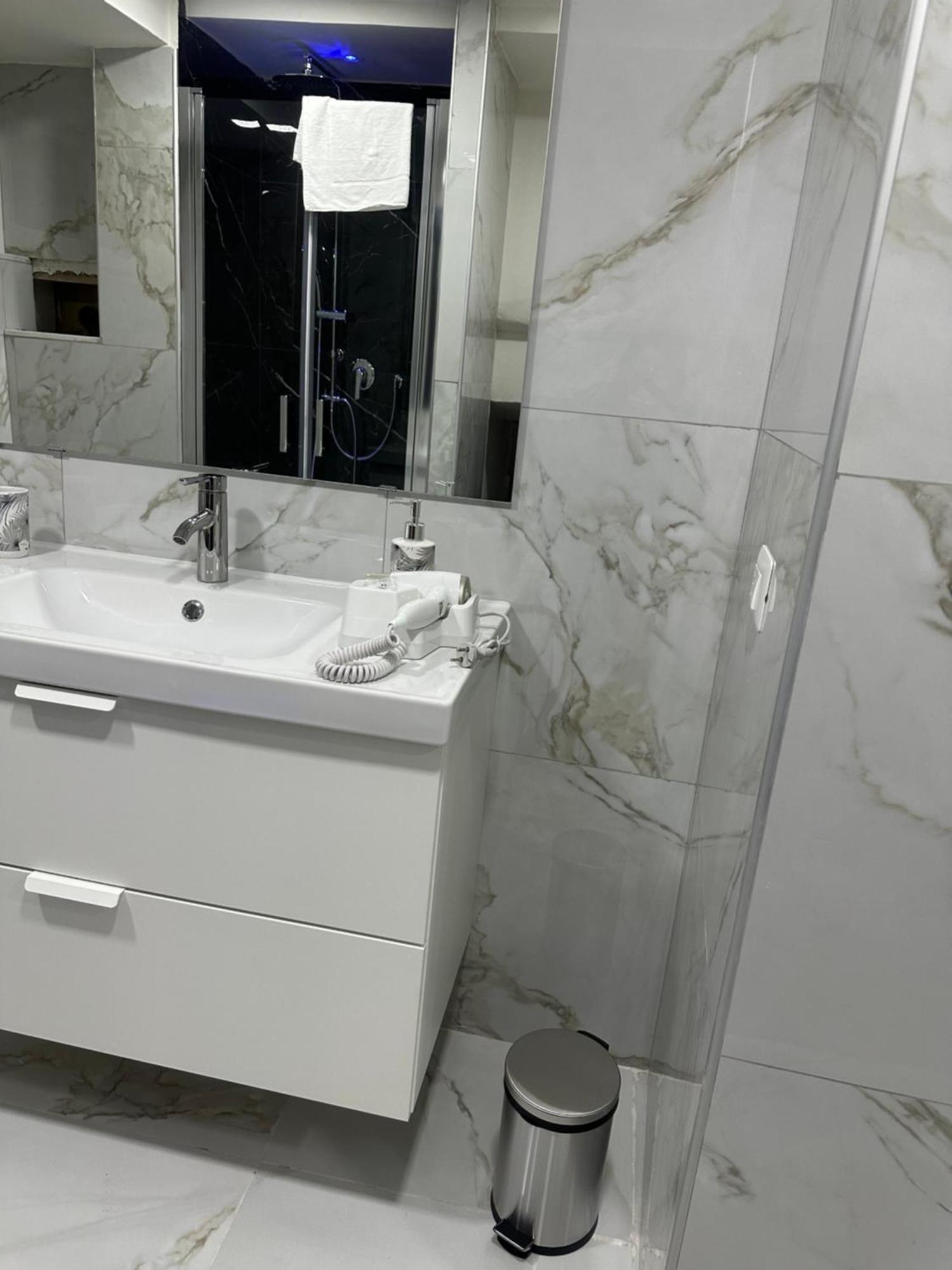 Blue House Apartment เนเปิลส์ ภายนอก รูปภาพ