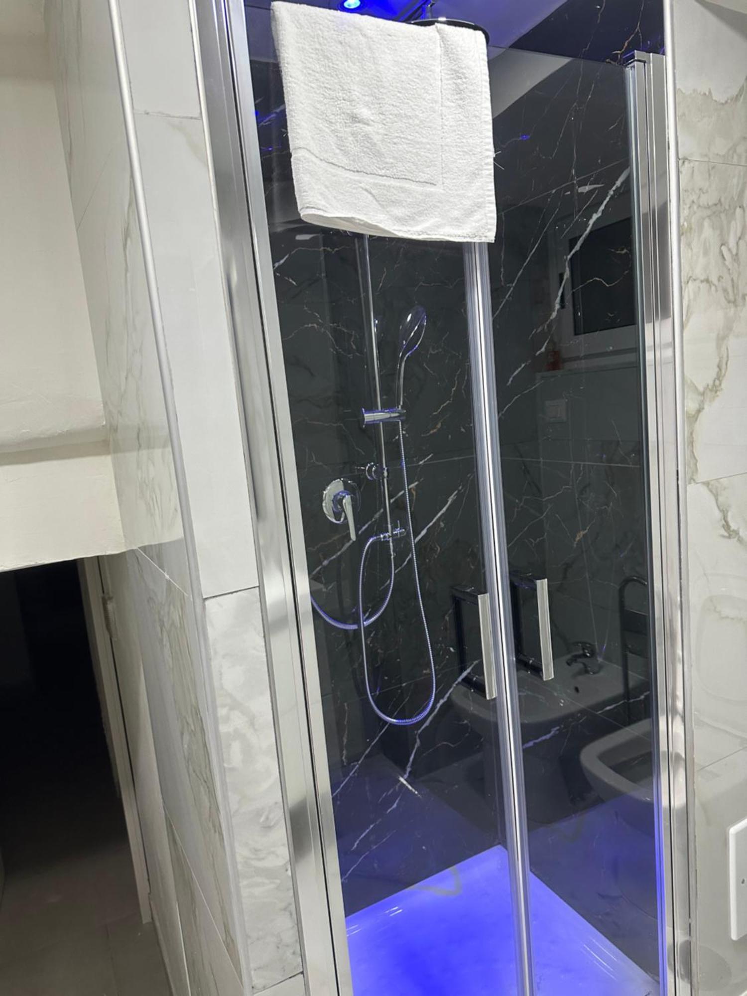 Blue House Apartment เนเปิลส์ ภายนอก รูปภาพ